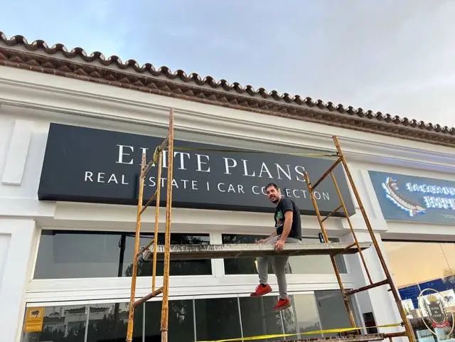 Illuminated signs in San Pedro Alcántara - Rótulos Eco Print